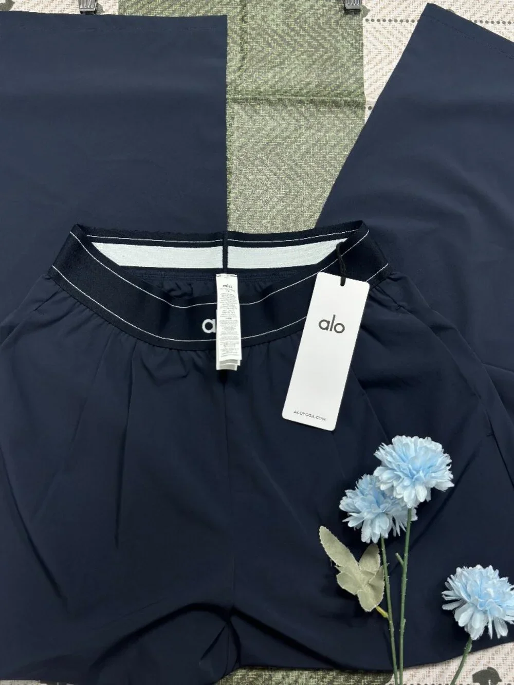 ALO Yoga🦸‍♀️Versatile Suit Up Pants Navy Blue (Regular 30 inches)